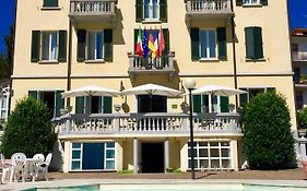Caroline Hotel